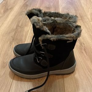Cougar waterproof winter boots size 7